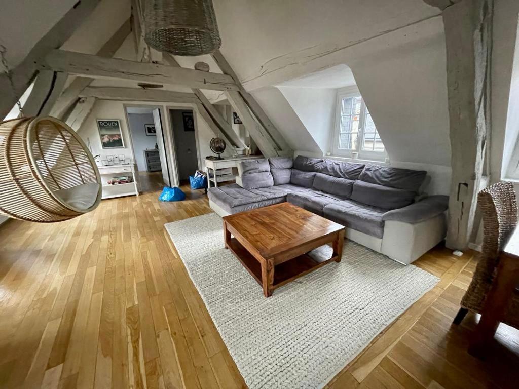 Sous Les Clochers De Rouen - Spacieux Logement Kültér fotó